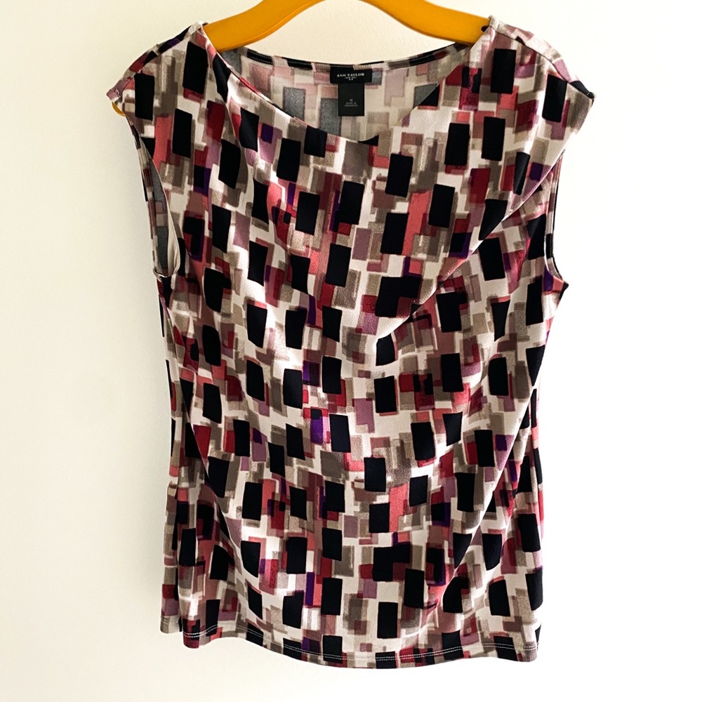 Ann Taylor Art Deco Patterned Sleeveless Blouse | Size Medium
